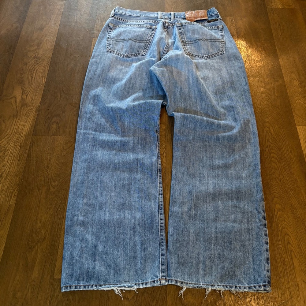 Vintage Y2K Authentic Lucky Brand Light Wash Distressed Baggy Fit Jeans